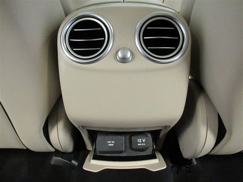 Used 2017 Mercedes-Benz GLC 300 4MATIC image 35