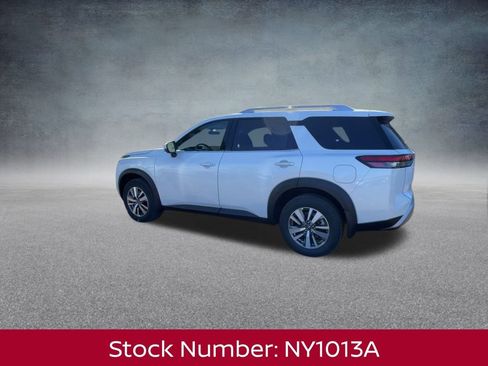 New 2025 Nissan Pathfinder SL w/ Cargo Package image 7