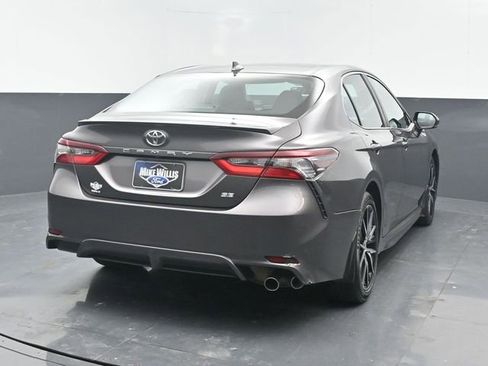 Used 2022 Toyota Camry SE image 7