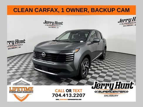 Used 2025 Nissan Kicks SV image 1