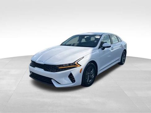 Used 2023 Kia K5 LXS FWD image 3