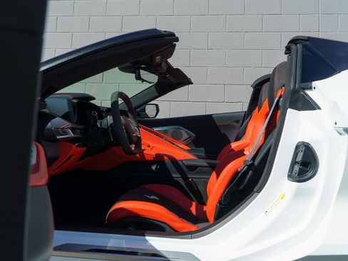Used 2023 Chevrolet Corvette Stingray Premium Conv w/ Z51 Performance Package RWD image 18