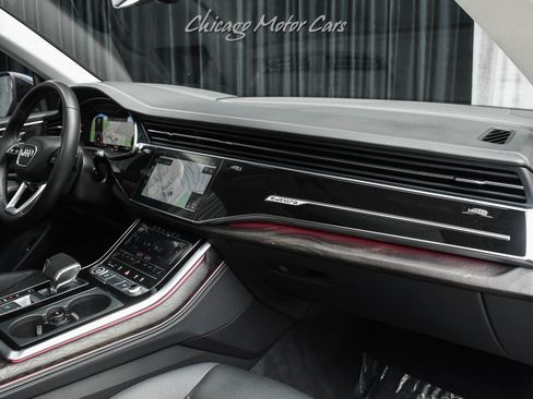 Used 2022 Audi Q8 Prestige w/ Prestige Package image 24