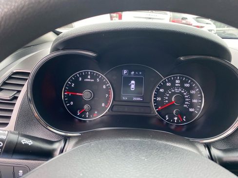 Used 2018 Kia Forte LX w/ LX Rear Camera Package image 17