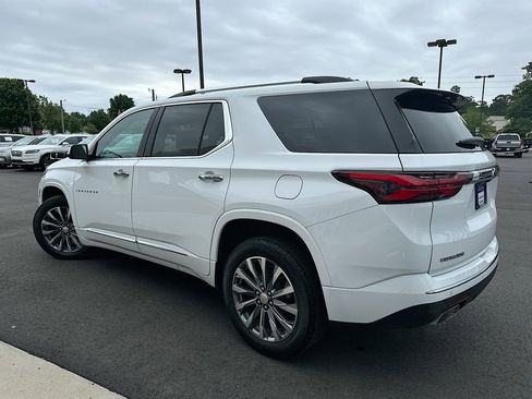 Used 2023 Chevrolet Traverse Premier w/ LPO, Floor Liner Package FWD image 6