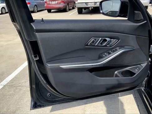 Used 2020 BMW 330i Sedan w/ Premium Package image 24