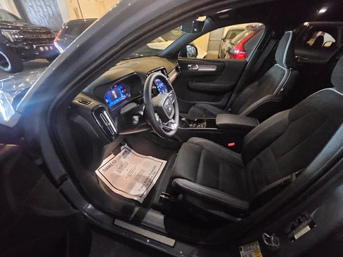 Certified 2023 Volvo XC40 B5 Plus w/ Protection Package Premier AWD/4WD image 17