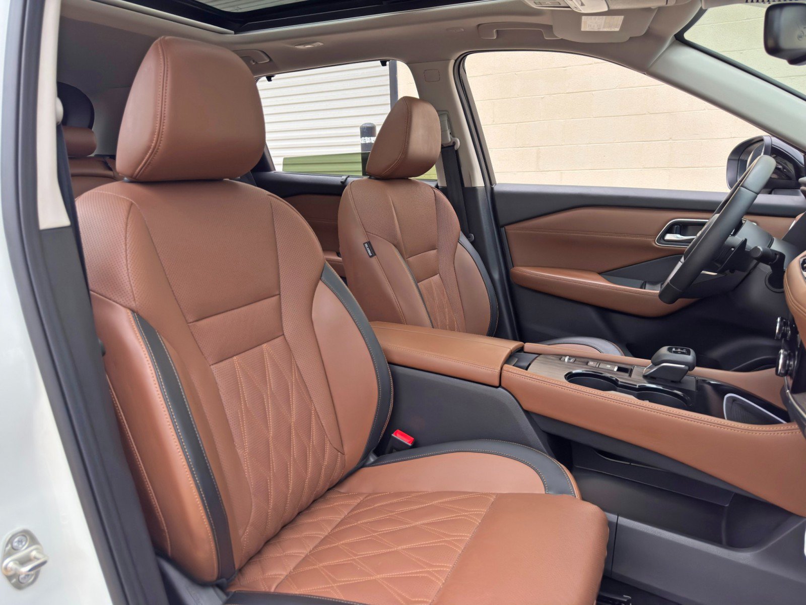 Used 2024 Nissan Rogue Platinum w/ Platinum Premium Package FWD image 36