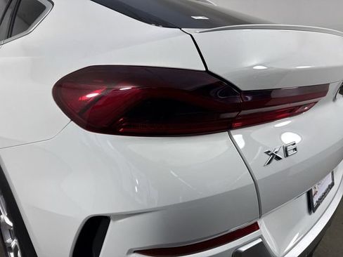 Used 2022 BMW X6 xDrive40i w/ Climate Comfort Package AWD/4WD image 30