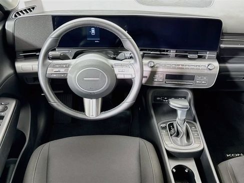 Certified 2025 Hyundai Kona SEL AWD/4WD image 22