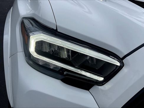 Used 2022 Toyota Tacoma TRD Sport image 25