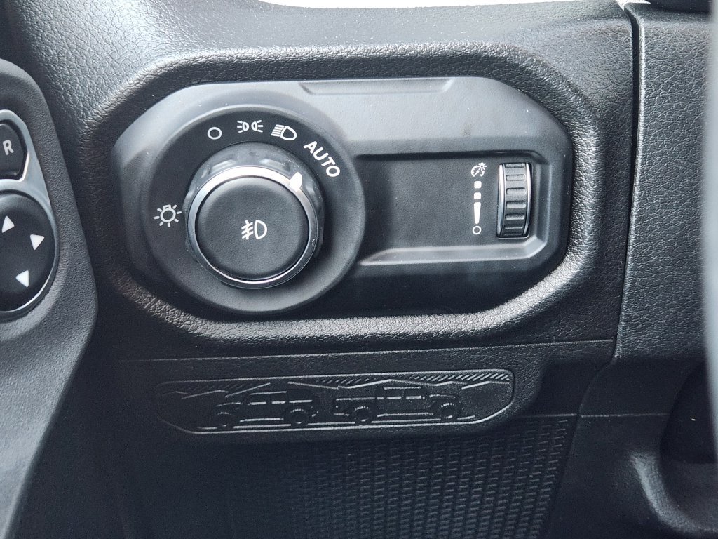 Used 2024 Jeep Wrangler Unlimited Sport AWD/4WD image 27