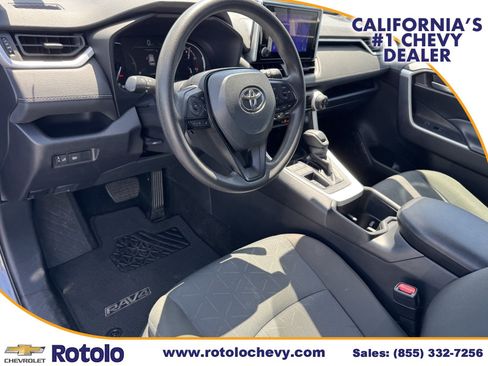 Used 2024 Toyota RAV4 XLE FWD image 16