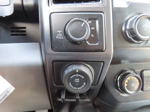 Used 2019 Ford F150 XLT w/ Equipment Group 302A Luxury AWD/4WD image 29