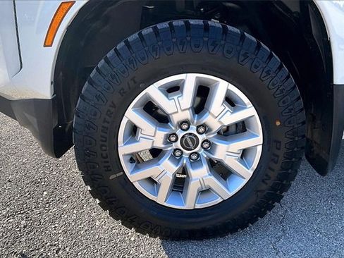 Used 2022 Nissan Frontier SV image 8