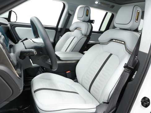 Used 2024 Rivian R1S Adventure AWD/4WD image 17