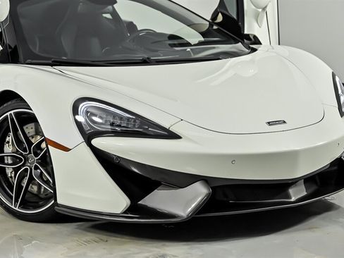 Used 2017 McLaren 570S RWD image 3