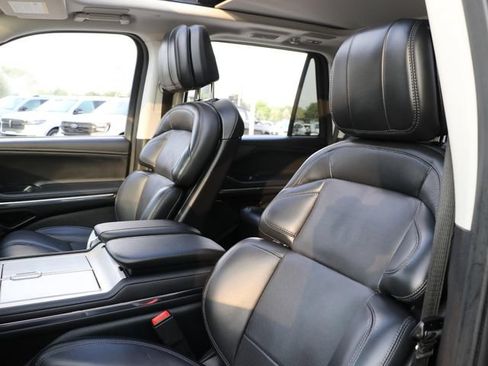 Used 2025 Lincoln Navigator Reserve AWD/4WD image 21