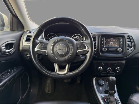Used 2018 Jeep Compass Latitude AWD/4WD image 27
