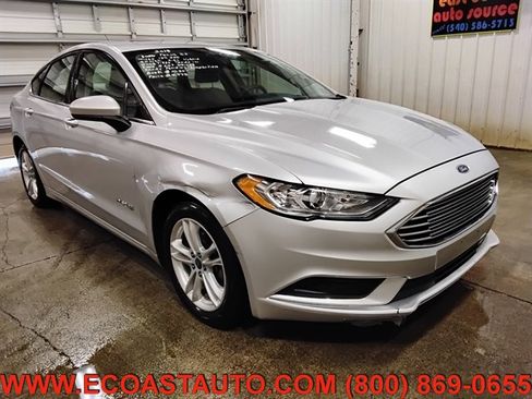 Used 2018 Ford Fusion SE FWD image 1