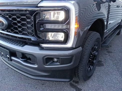 New 2026 Ford F250 Lariat w/ Black Appearance Package image 9