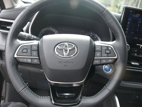 Certified 2021 Toyota Highlander Platinum image 14