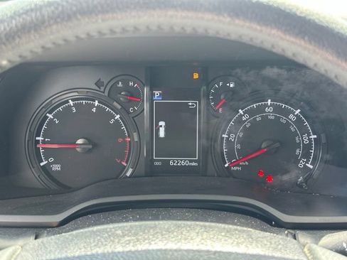 Used 2022 Toyota 4Runner SR5 AWD/4WD image 26