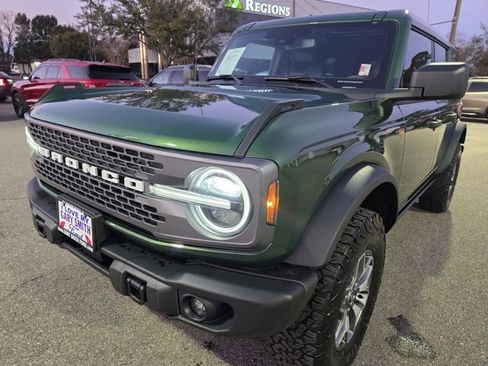 Certified 2025 Ford Bronco Badlands image 4