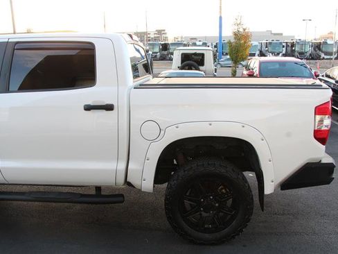 Used 2018 Toyota Tundra SR5 w/ SR5 Upgrade Package image 5