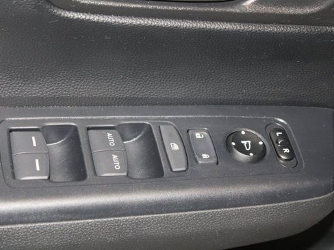 Used 2023 Honda CR-V EX image 9