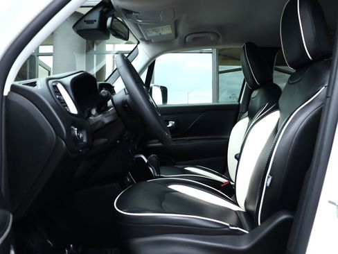 Used 2020 Jeep Renegade Latitude w/ Popular Equipment Group image 38