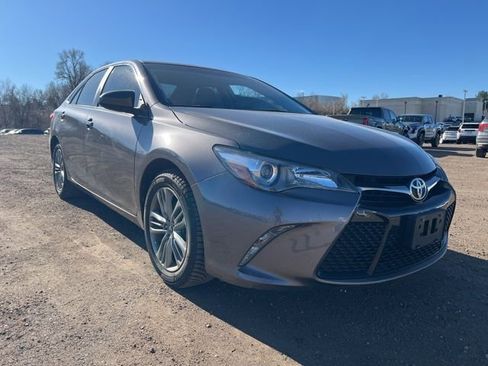 Used 2015 Toyota Camry SE image 7