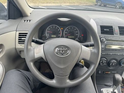 Used 2010 Toyota Corolla LE image 10