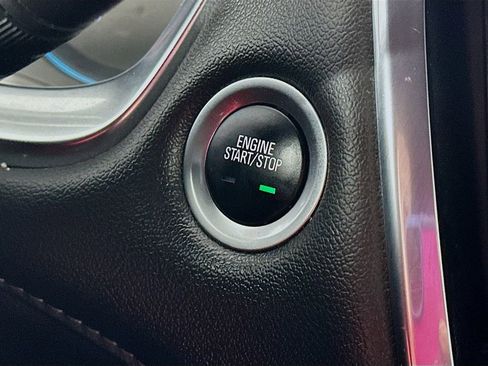 Used 2023 Chevrolet Traverse LT image 21