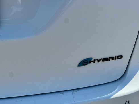 Used 2024 Chrysler Pacifica Limited FWD image 28