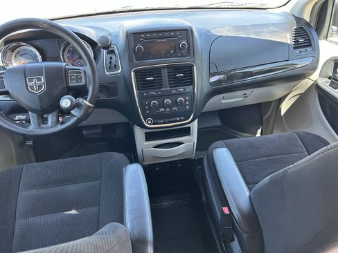 Used 2014 Dodge Grand Caravan SE w/ Quick Order Package 29E SE FWD image 17