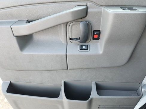 Used 2025 Chevrolet Express 3500 w/ Power Convenience Package image 27