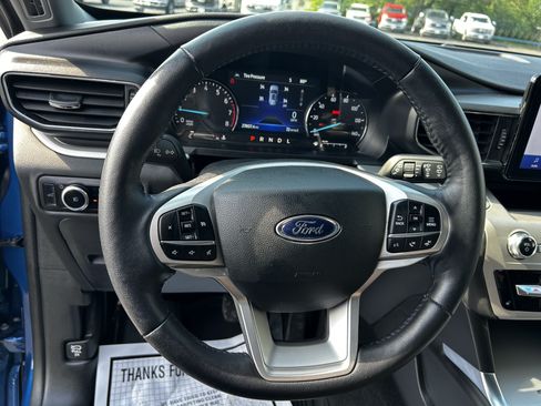 Used 2023 Ford Explorer XLT w/ Equipment Group 202A AWD/4WD image 13