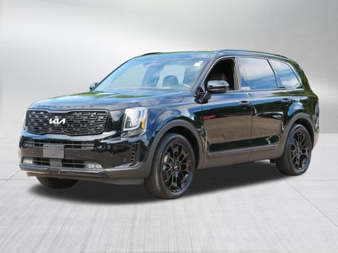 Certified 2022 Kia Telluride SX w/ SX Prestige Package AWD/4WD image 3