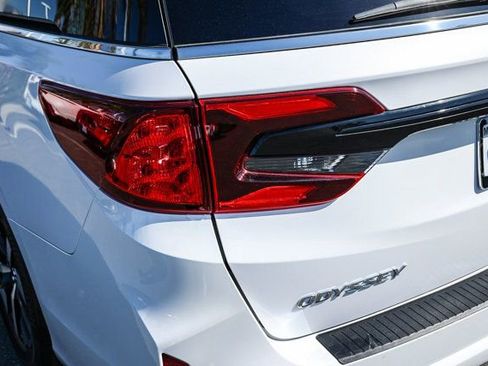 Used 2025 Honda Odyssey EX-L image 8