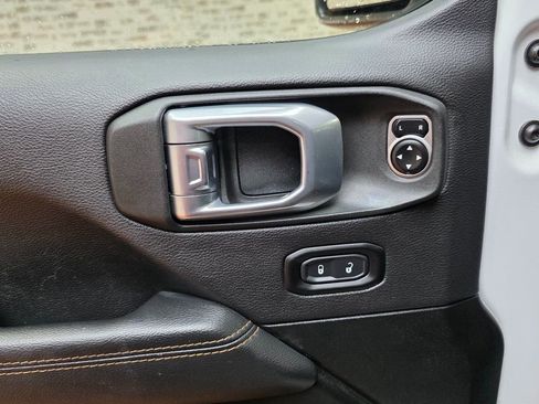 Used 2023 Jeep Gladiator Overland image 27