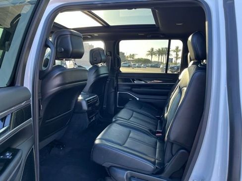 Used 2022 Jeep Wagoneer Series II w/ Premium Group I image 13