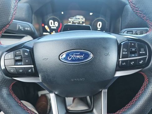 Used 2025 Ford Explorer ST-Line image 16