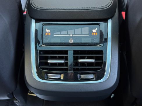 Used 2025 Volvo XC90 B6 Plus w/ Protection Package Premier image 36