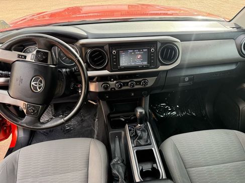 Used 2016 Toyota Tacoma SR5 image 18