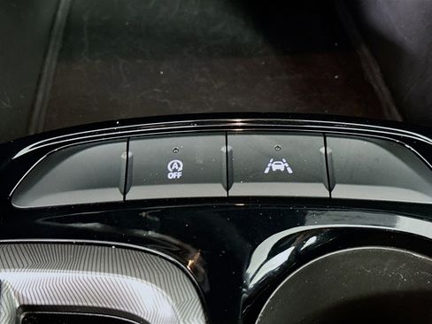 Used 2025 Buick Envista Sport Touring image 24