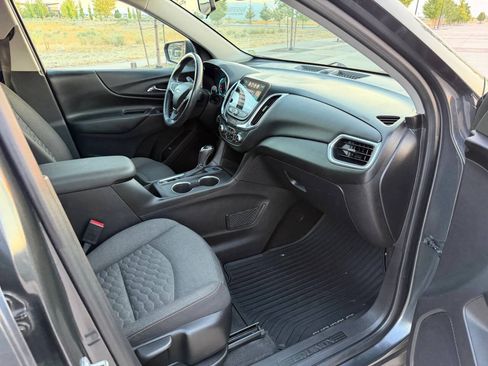 Used 2018 Chevrolet Equinox LT FWD image 15