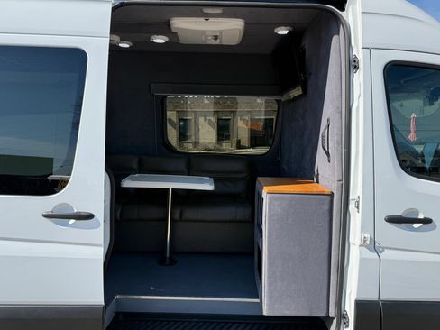 Used 2013 Freightliner Sprinter 2500 RWD image 21