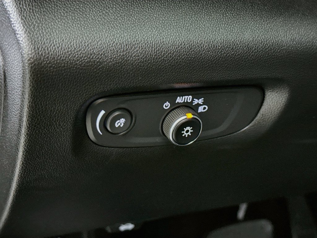 Used 2023 Chevrolet Traverse RS AWD/4WD image 20