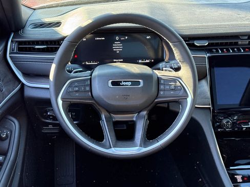 New 2025 Jeep Grand Cherokee Limited w/ Trailer Tow Package image 17